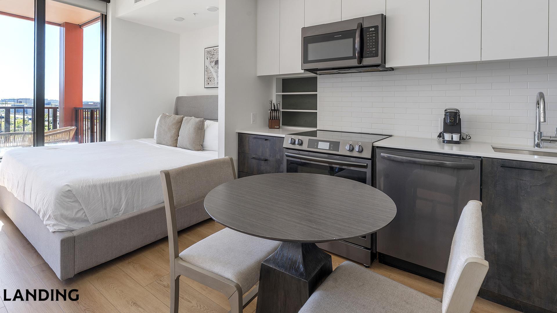 Building Photo - 632 Howard Rd SE