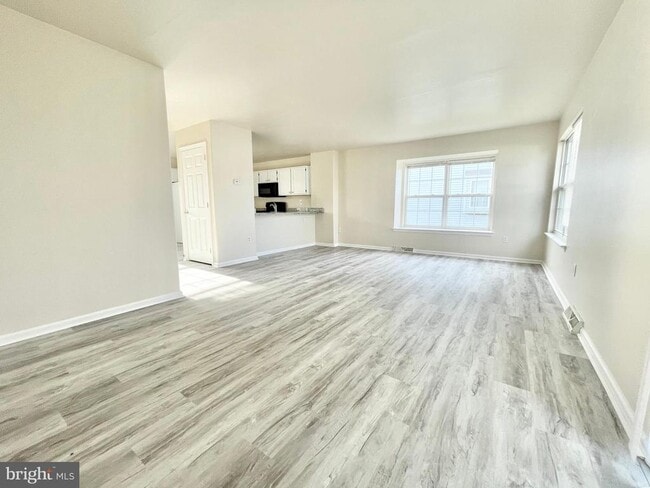 Building Photo - 229 Northdown Dr