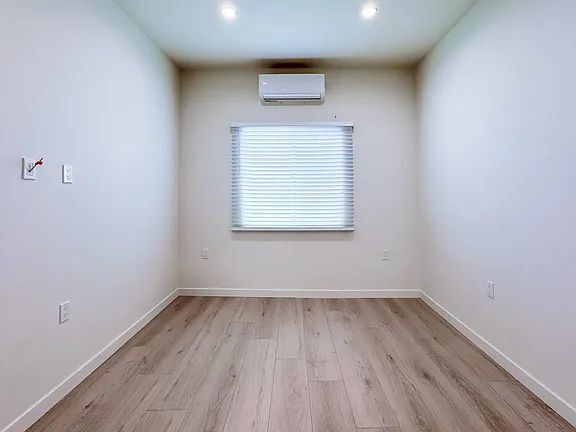 Building Photo - This newly remodeled 1-bedroom, 1-bathroom...