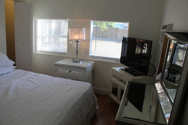 Building Photo - 227 NW 59th St