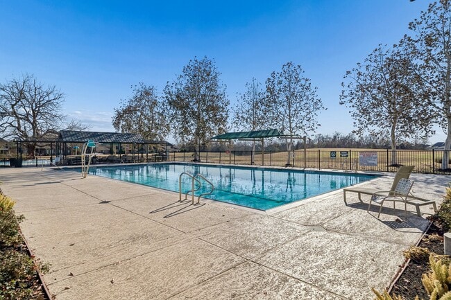 Building Photo - 30207 Gold Finch Pl