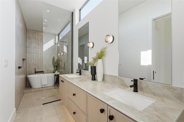 Building Photo - 6803 Tyree St