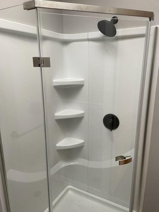 Building Photo - 502 Madison Ave