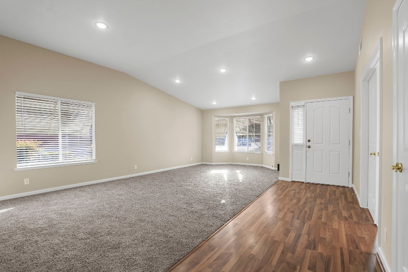 Building Photo - 209 Grapewood Ct