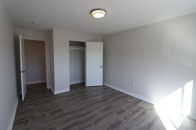 Building Photo - 1800 Taylor Ave N
