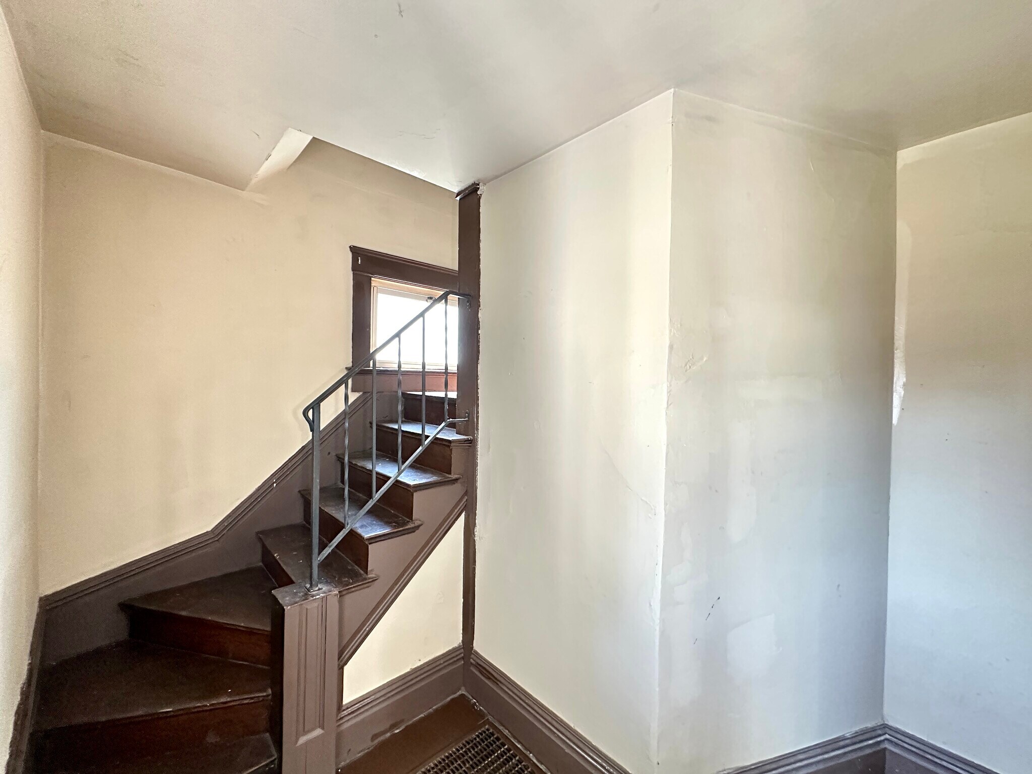 Building Photo - 413 Bartram Ave