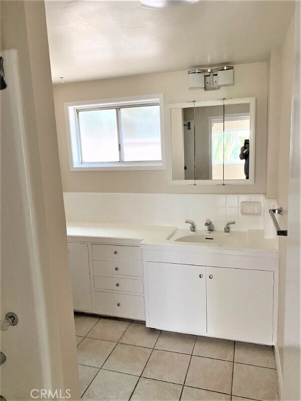 Building Photo - 250 Cliff Dr