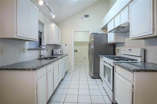 Building Photo - 2109 Lavender Ln