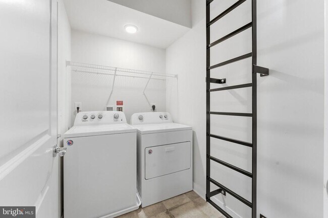 Building Photo - 13331 Launders St