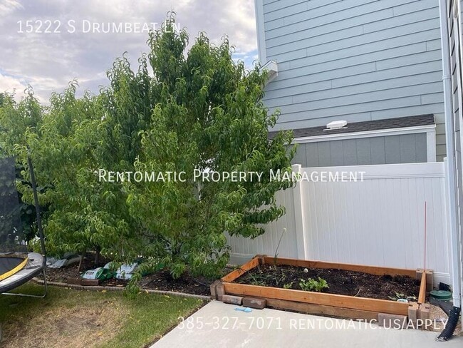 Building Photo - 15222 Drumbeat Ln