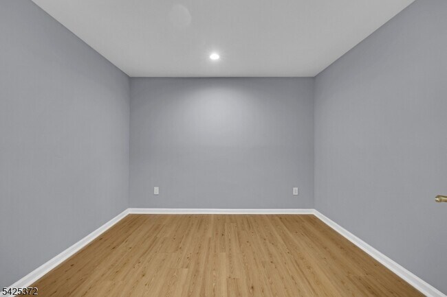 Building Photo - 30 Birch Terrace