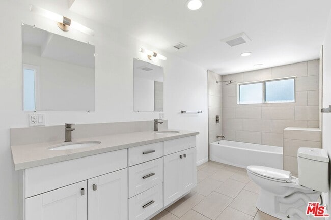 Building Photo - 20500 Archwood St