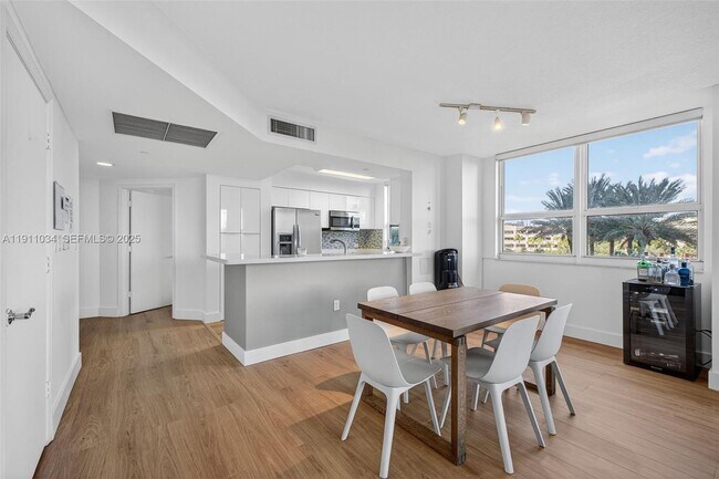 Building Photo - 19501 W Country Club Dr