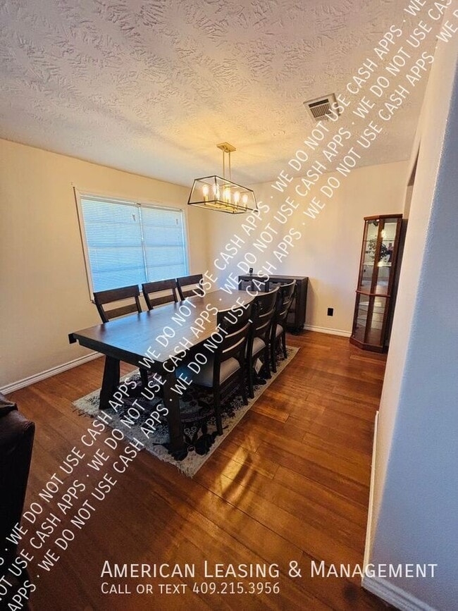 Building Photo - 1385 Howell St