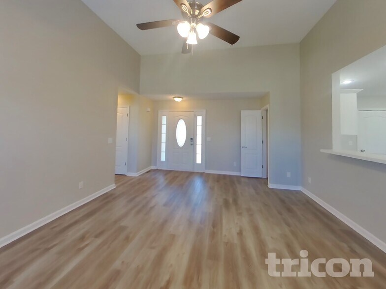 Building Photo - 505 Arabian Ln