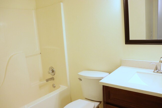 Building Photo - Large Backyard