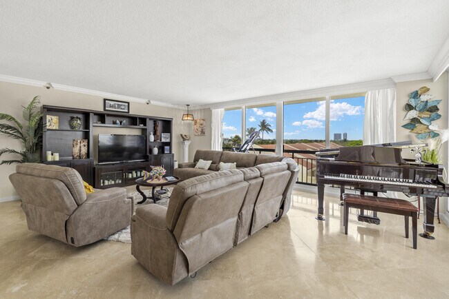 Building Photo - 4000 N Ocean Dr