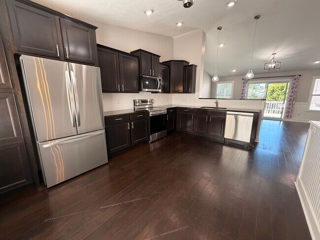 Building Photo - 1627 Hamlet Dr