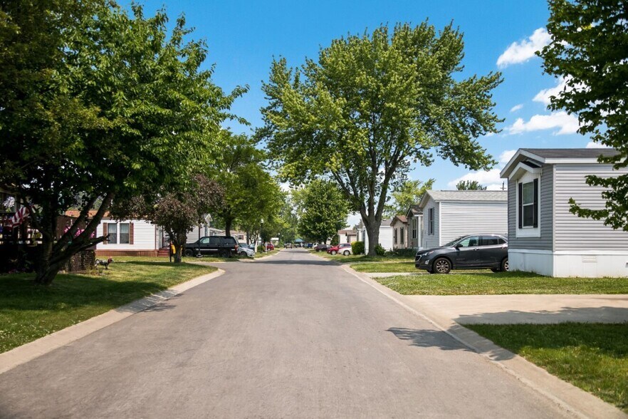 Building Photo - 38060 Leverette Ave