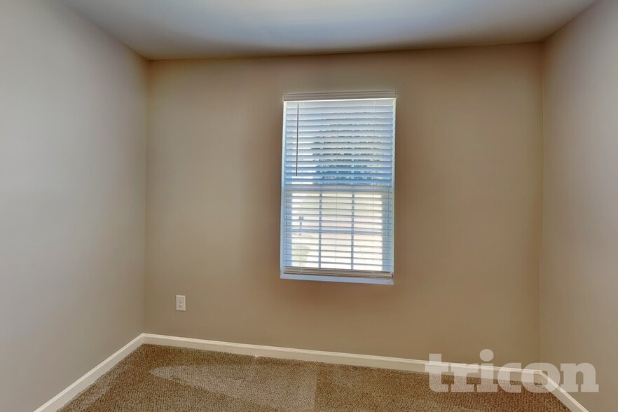 Building Photo - 135 Coddington Ln