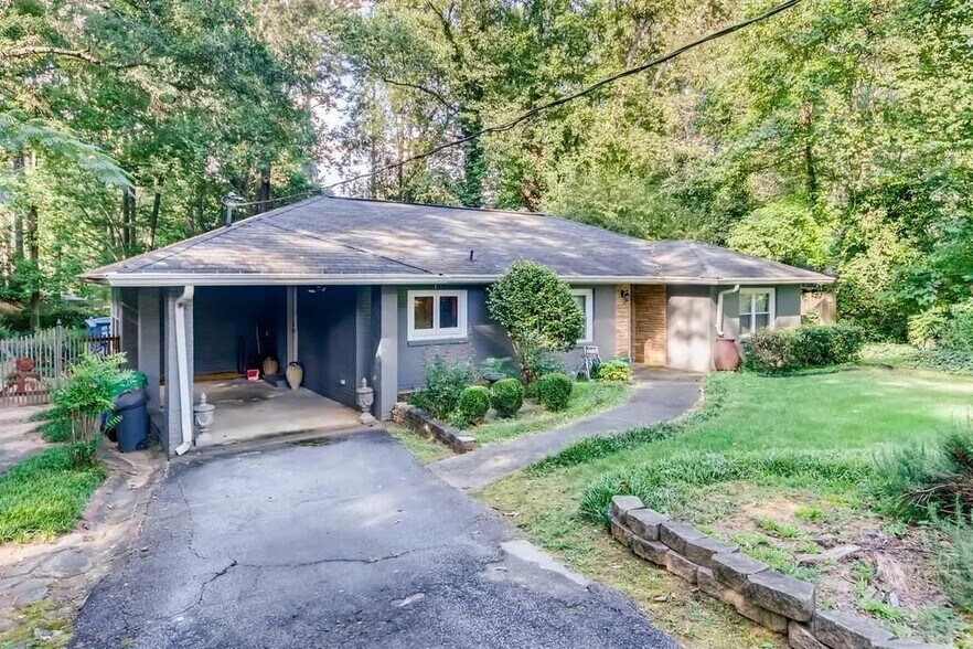 Building Photo - 2050 Sylvania Dr