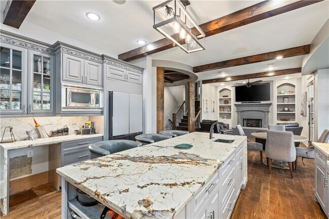 Building Photo - 2125 Cooper Lake Dr SE