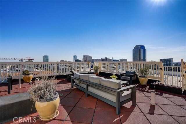 Building Photo - 315 W 3rd St