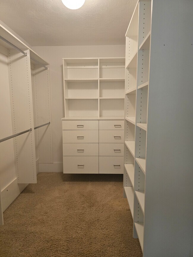 Building Photo - 932-p932 Windmill Pkwy