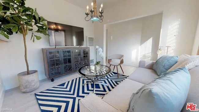 Building Photo - 245 S Swall Dr