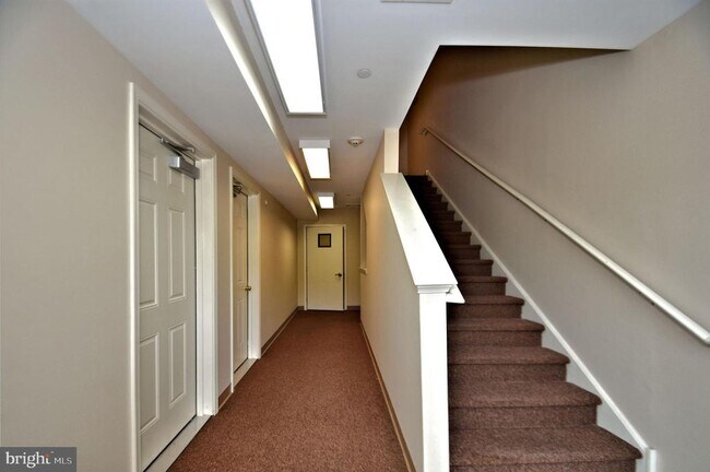 Building Photo - 3940 Ashland Dr