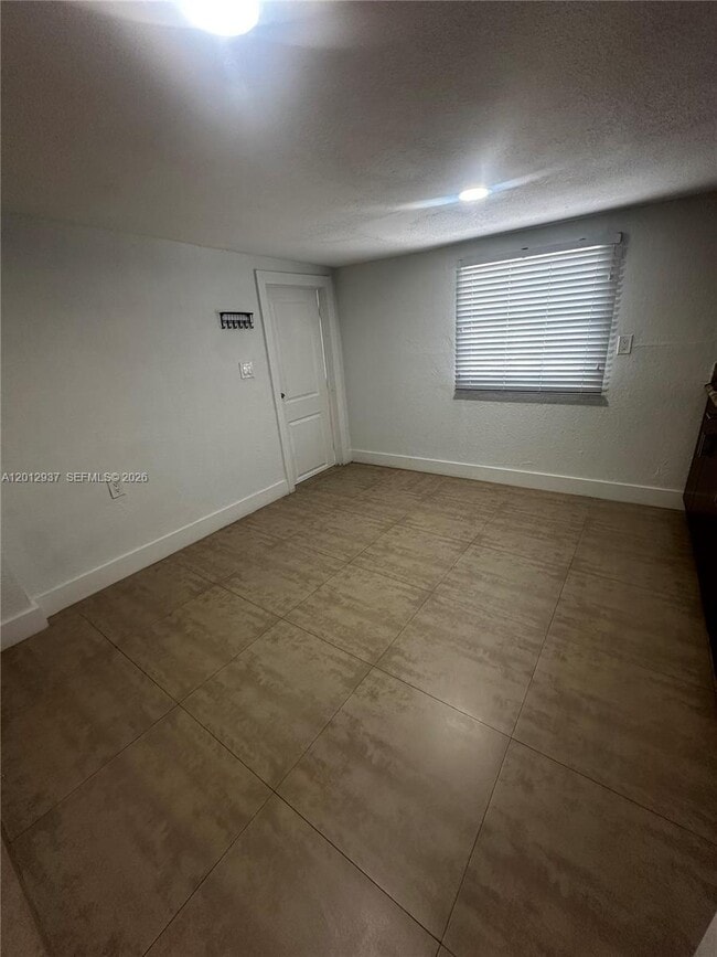 Building Photo - 18560 SW 128th Ave