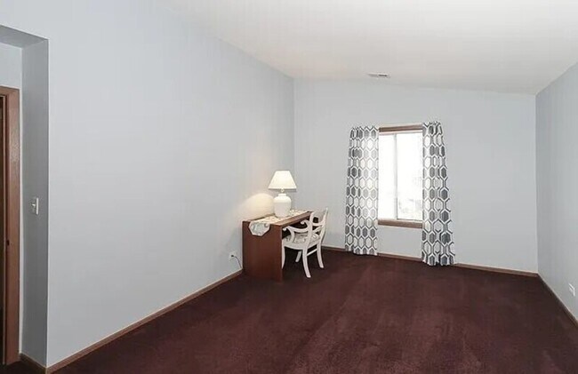 Building Photo - 1732 Chesapeake Ln