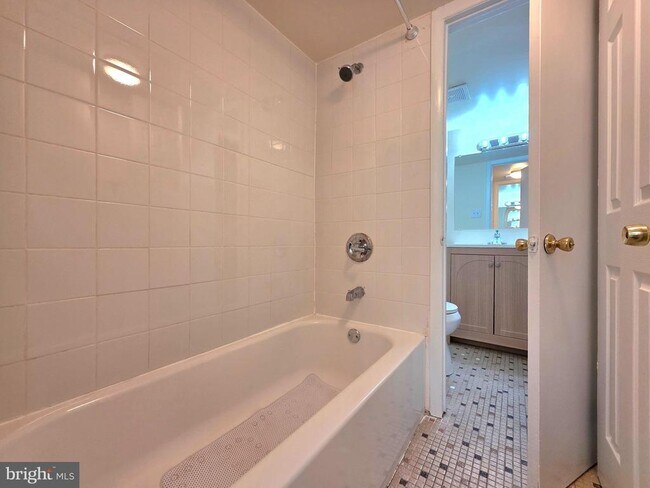 Building Photo - 3808 Laramie Pl