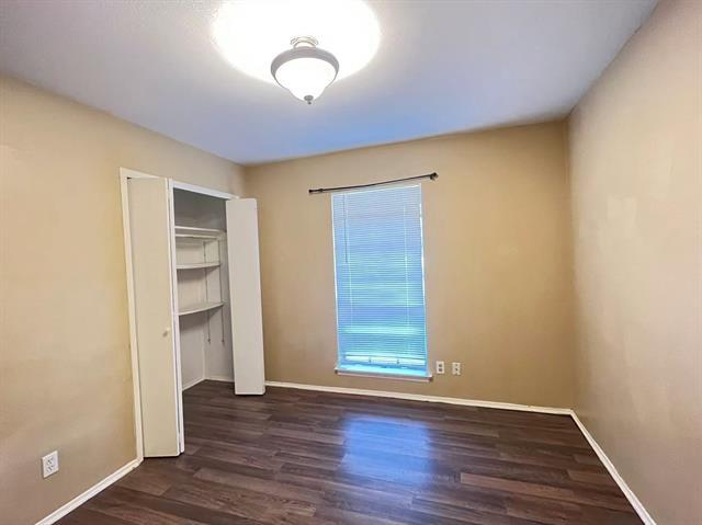 Building Photo - 1105 Spring Lake Dr