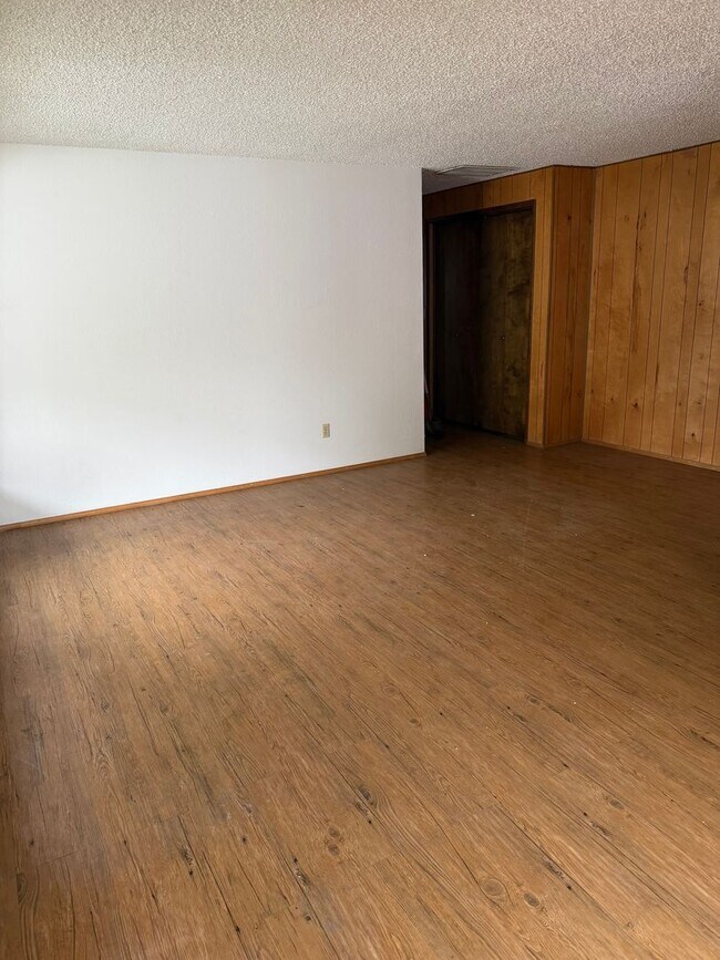 Building Photo - Hascall-PM-026-0278