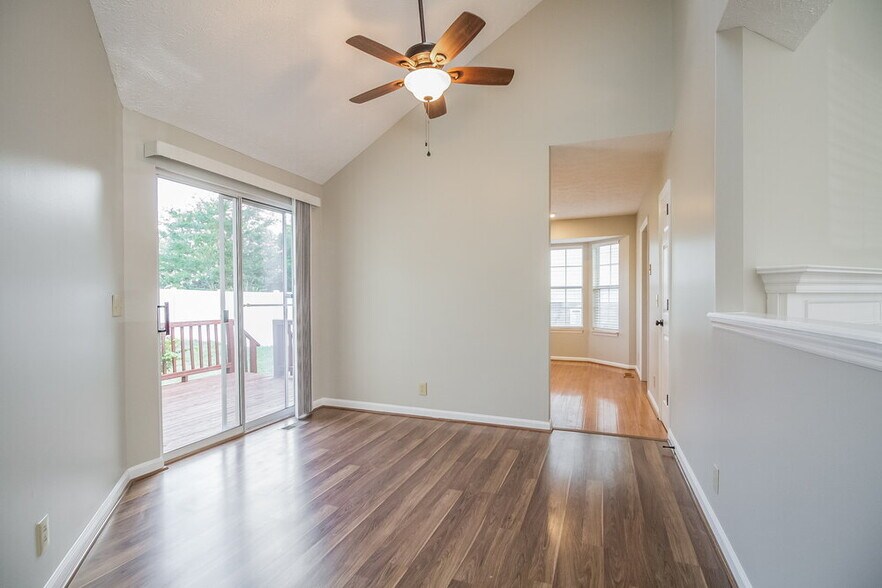 Building Photo - 3512 Calais Cir