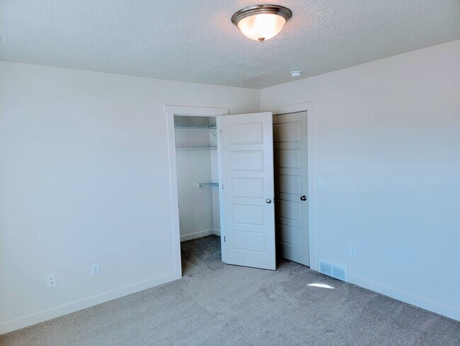 Building Photo - 2172 W 1700 S
