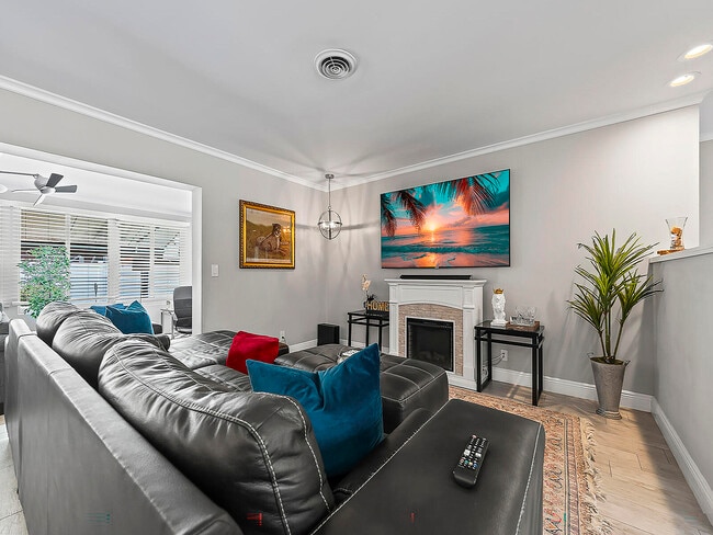 Building Photo - 801 SE 14th St