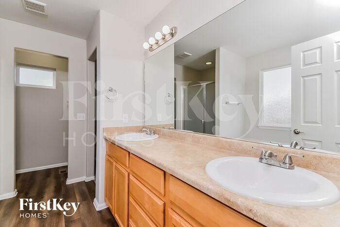 Building Photo - 6021 Santo Domingo Rd