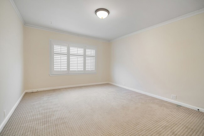 Building Photo - Beautifully updated home in Golden Gate Heights with garage, yard, w/d - 3 br / 2 ba