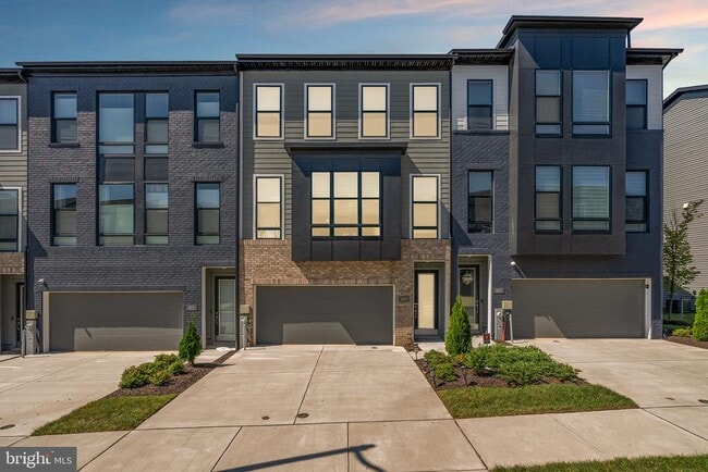 Building Photo - 619 Glenn Lk Dr