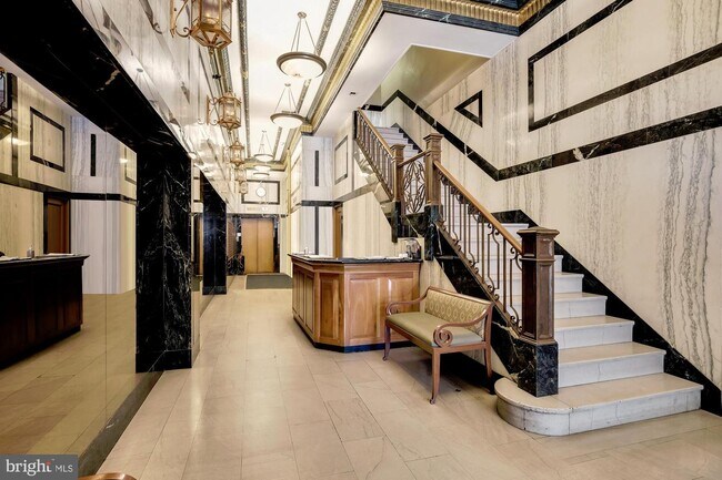 Building Photo - 204 S 17th St