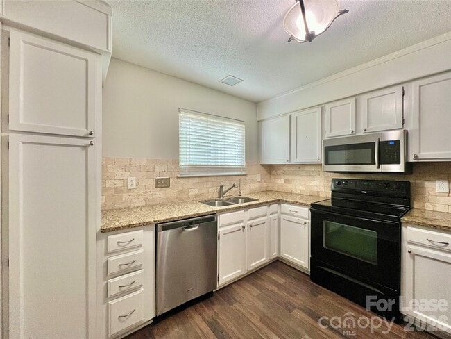 Building Photo - 2901 Heathstead Place