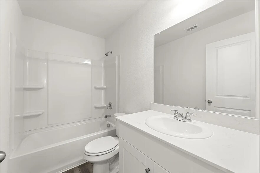 Building Photo - 2104 Revere Dr