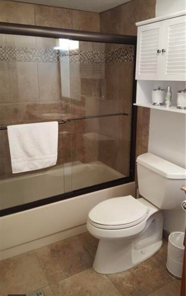 Building Photo - 9466 Boca Cove Cir