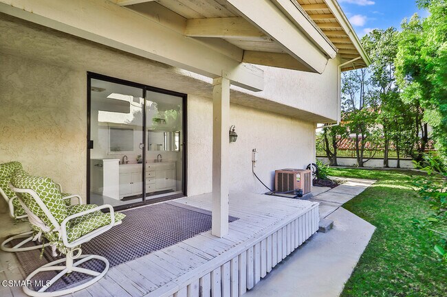 Building Photo - 4082 Avenida Verano