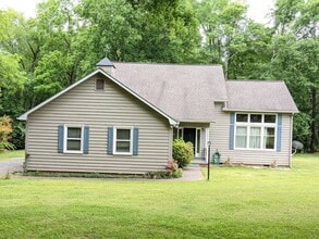 Building Photo - Advance NC - Large Lot/Master on Main