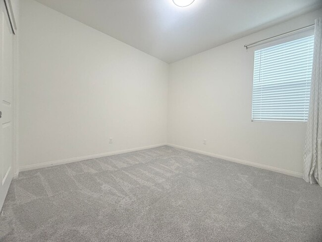 Building Photo - Wonderful upgraded two story single house