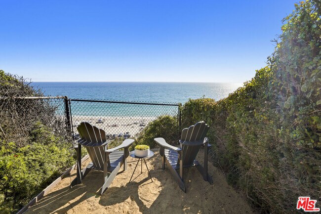 Building Photo - 7335 Birdview Ave