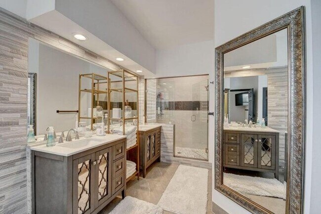 Building Photo - 6298 Sand Hills Cir